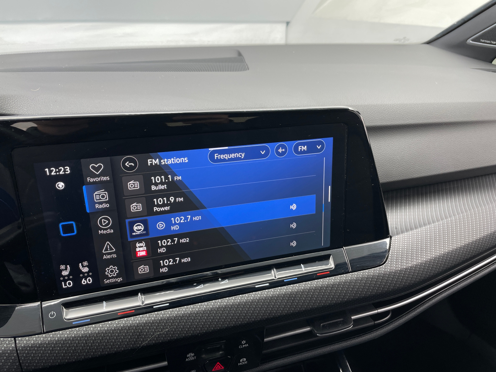 Thumbnail: 2024 Volkswagen Golf - 3