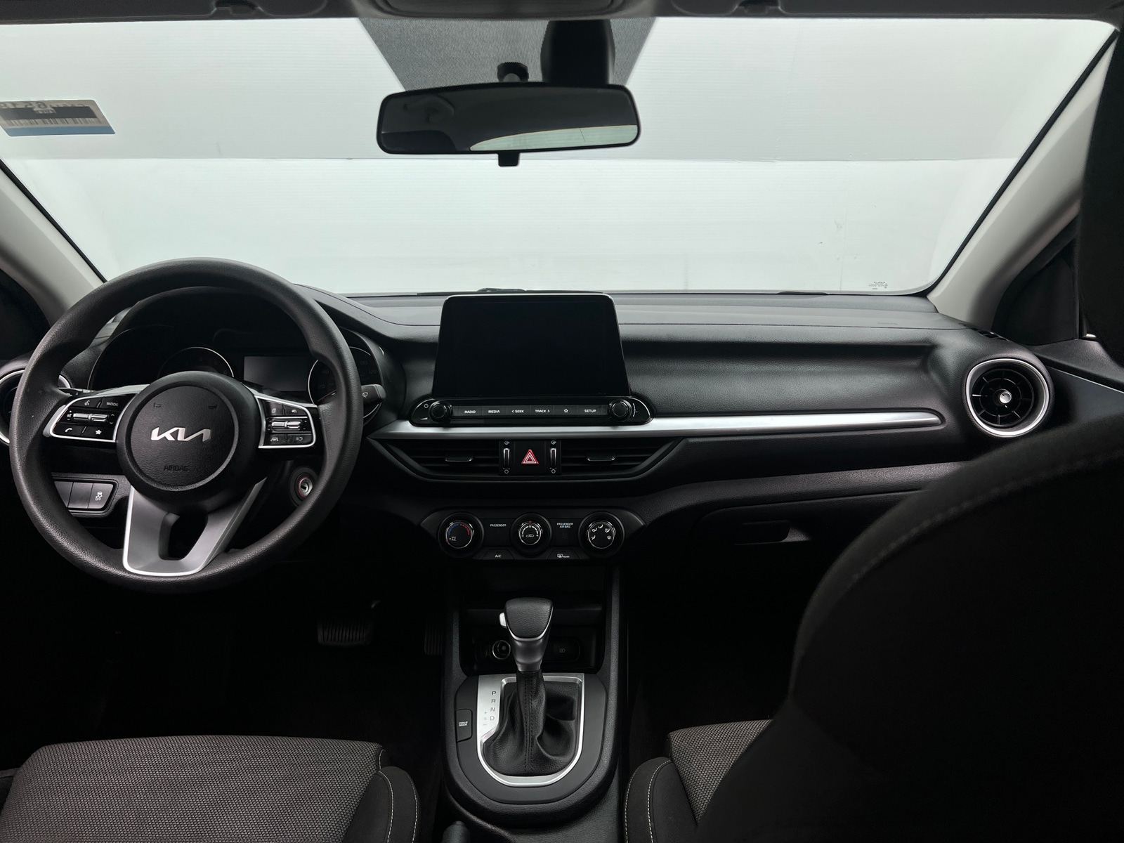 Thumbnail: 2024 Kia Forte - 3