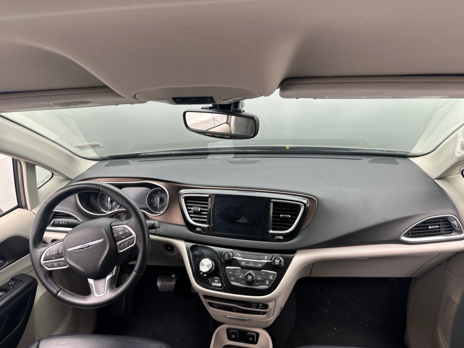 Thumbnail: 2017 Chrysler Pacifica - 2