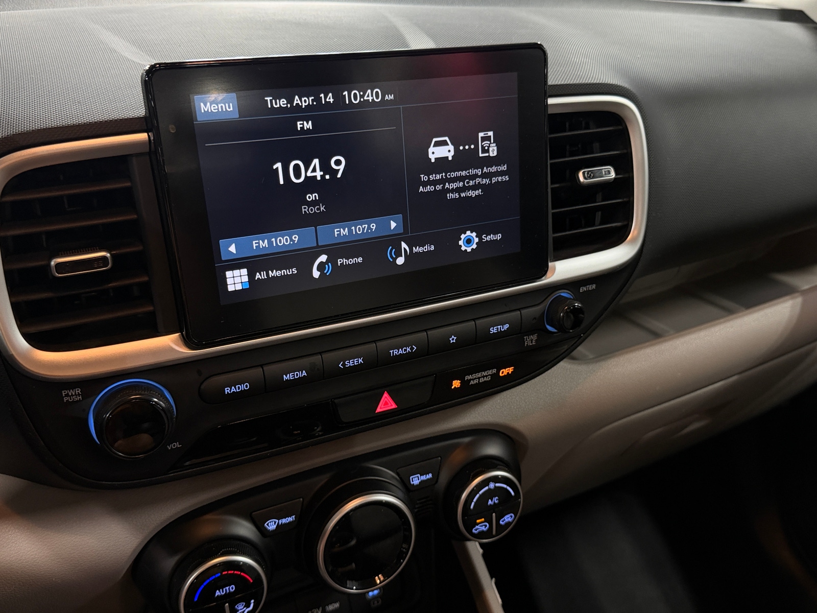 Thumbnail: 2023 Hyundai Venue - 4