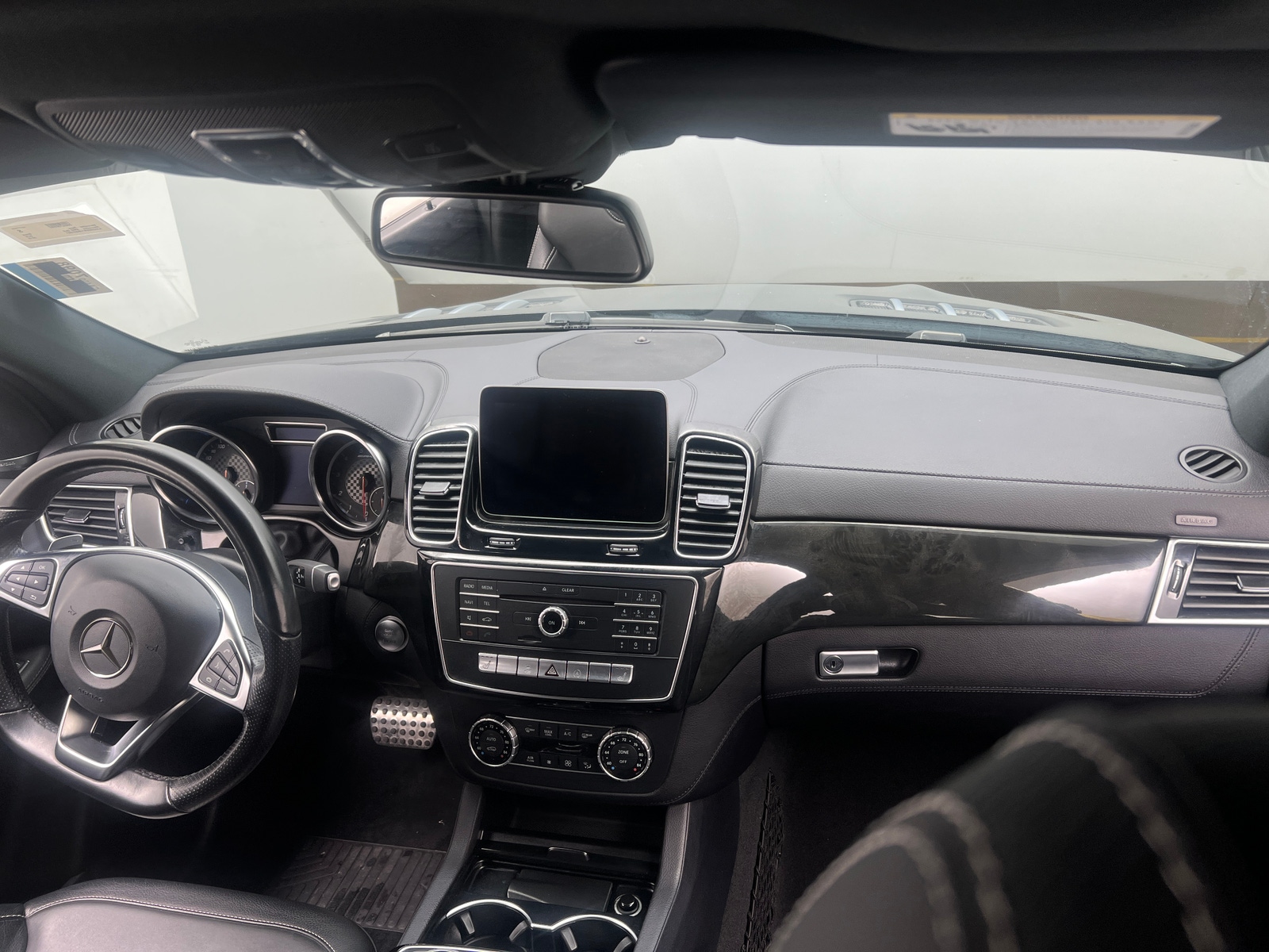 Thumbnail: 2018 Mercedes-Benz GLE - 2