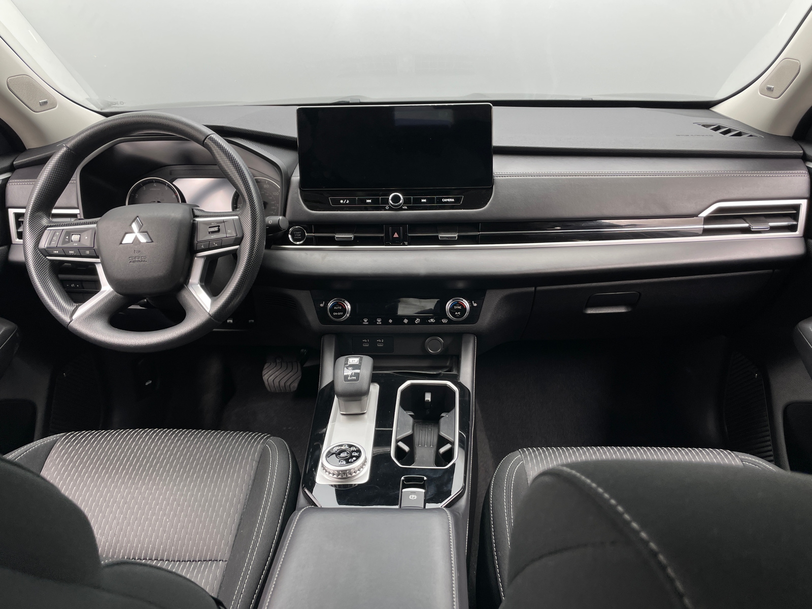 Thumbnail: 2025 Mitsubishi Outlander - 3