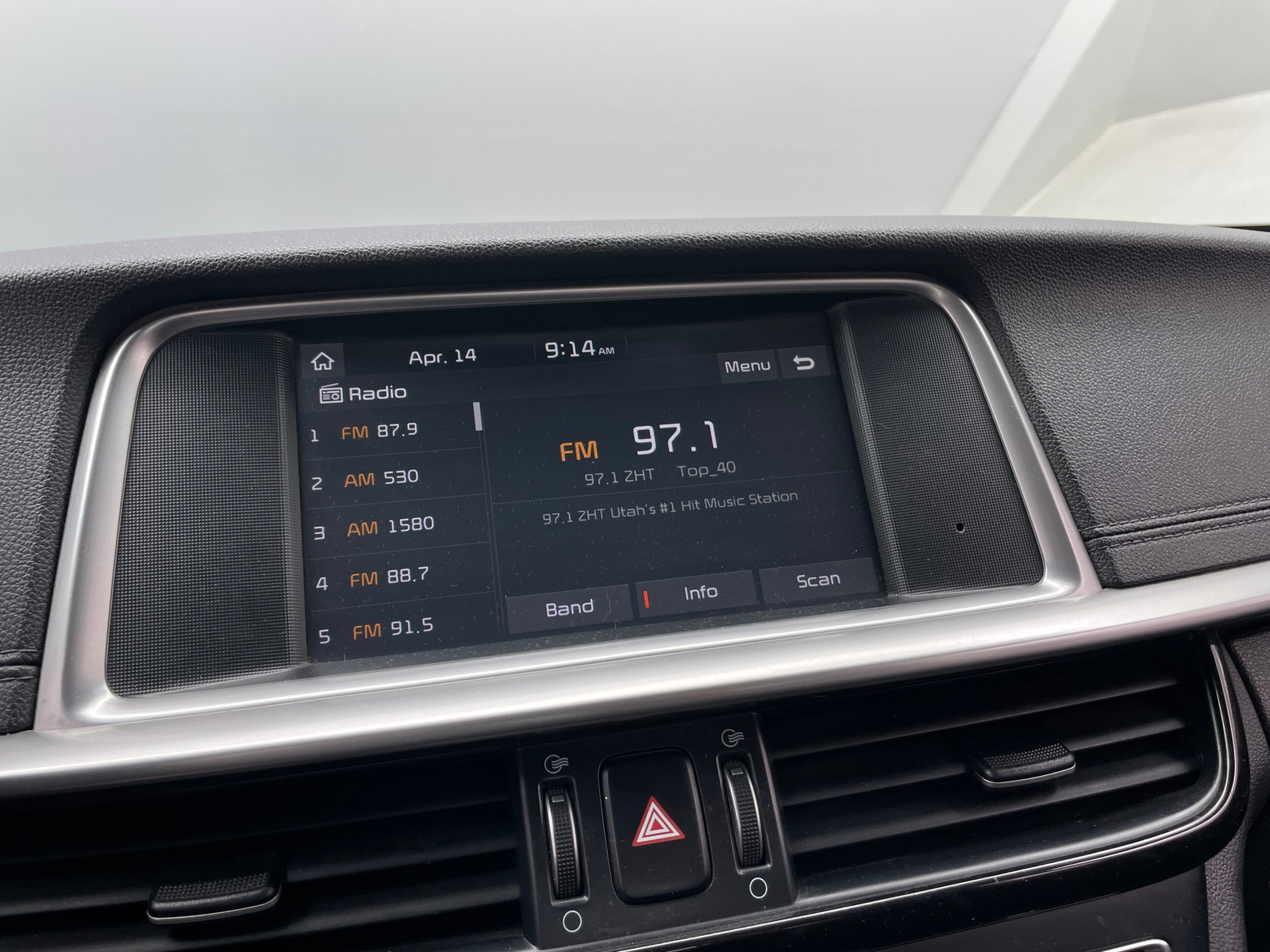 Thumbnail: 2020 Kia Optima - 4