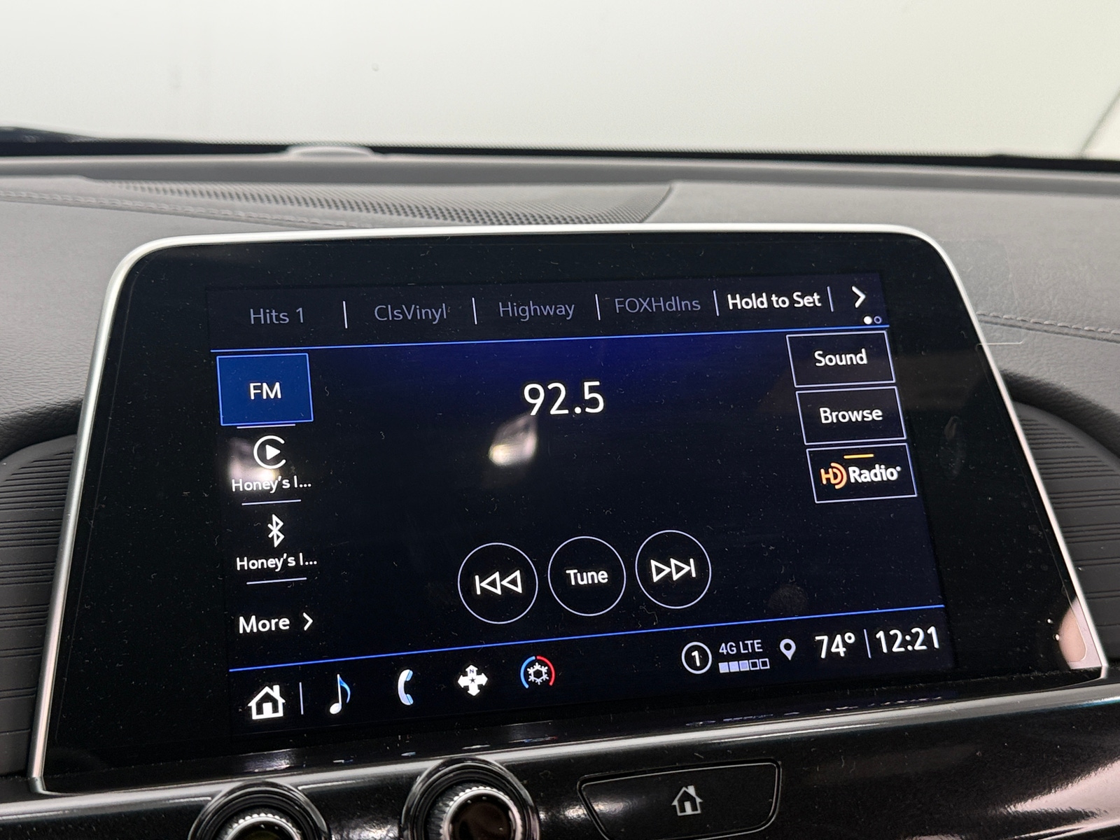 Thumbnail: 2025 Cadillac CT4 - 3