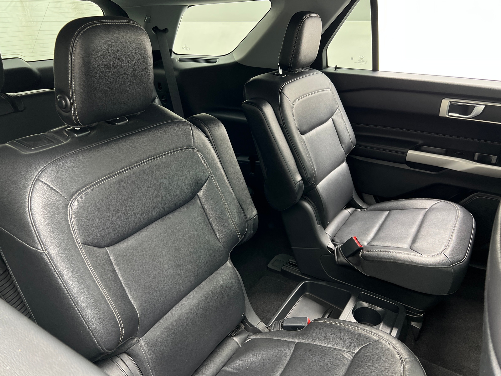 Thumbnail: 2020 Ford Explorer - 5