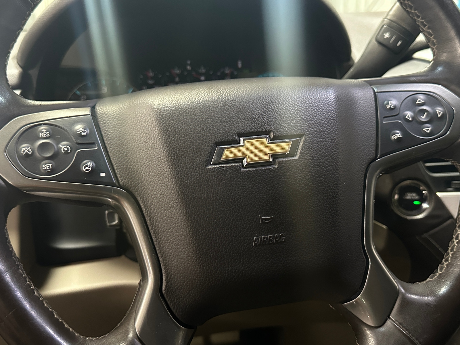 Thumbnail: 2016 Chevrolet Suburban - 4