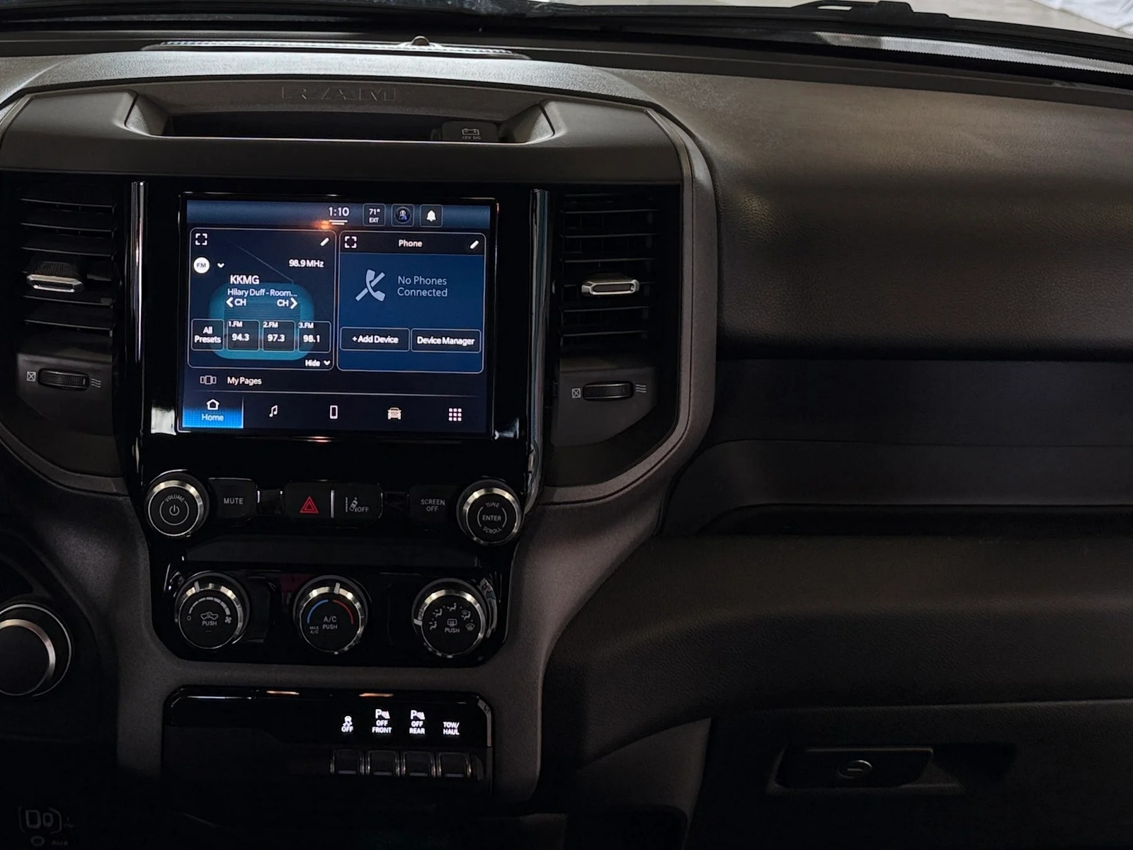Thumbnail: 2025 RAM 1500 - 3