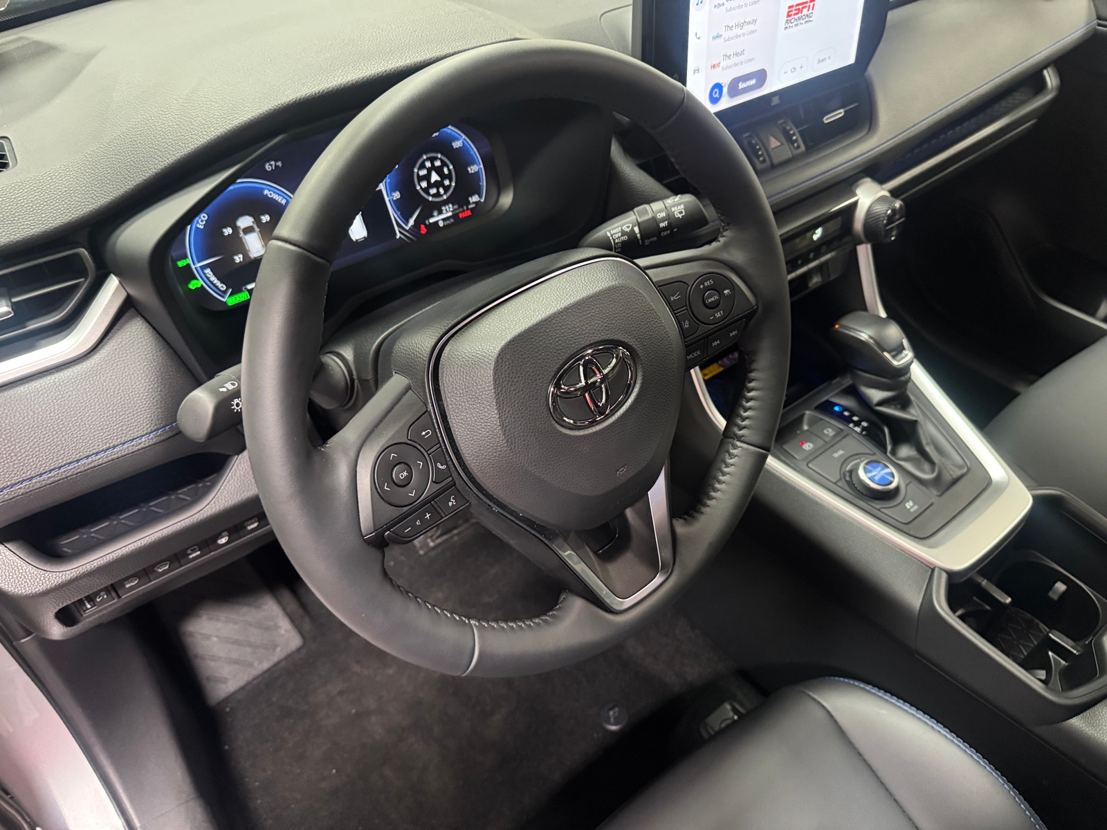 Thumbnail: 2024 Toyota RAV4 - 4