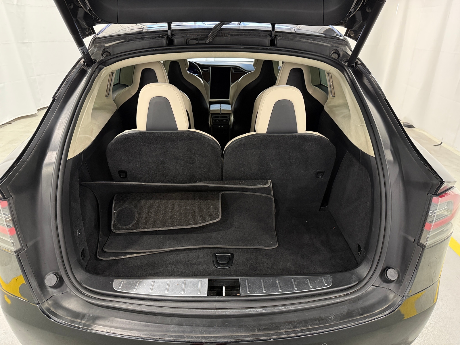 Thumbnail: 2017 Tesla Model X - 6