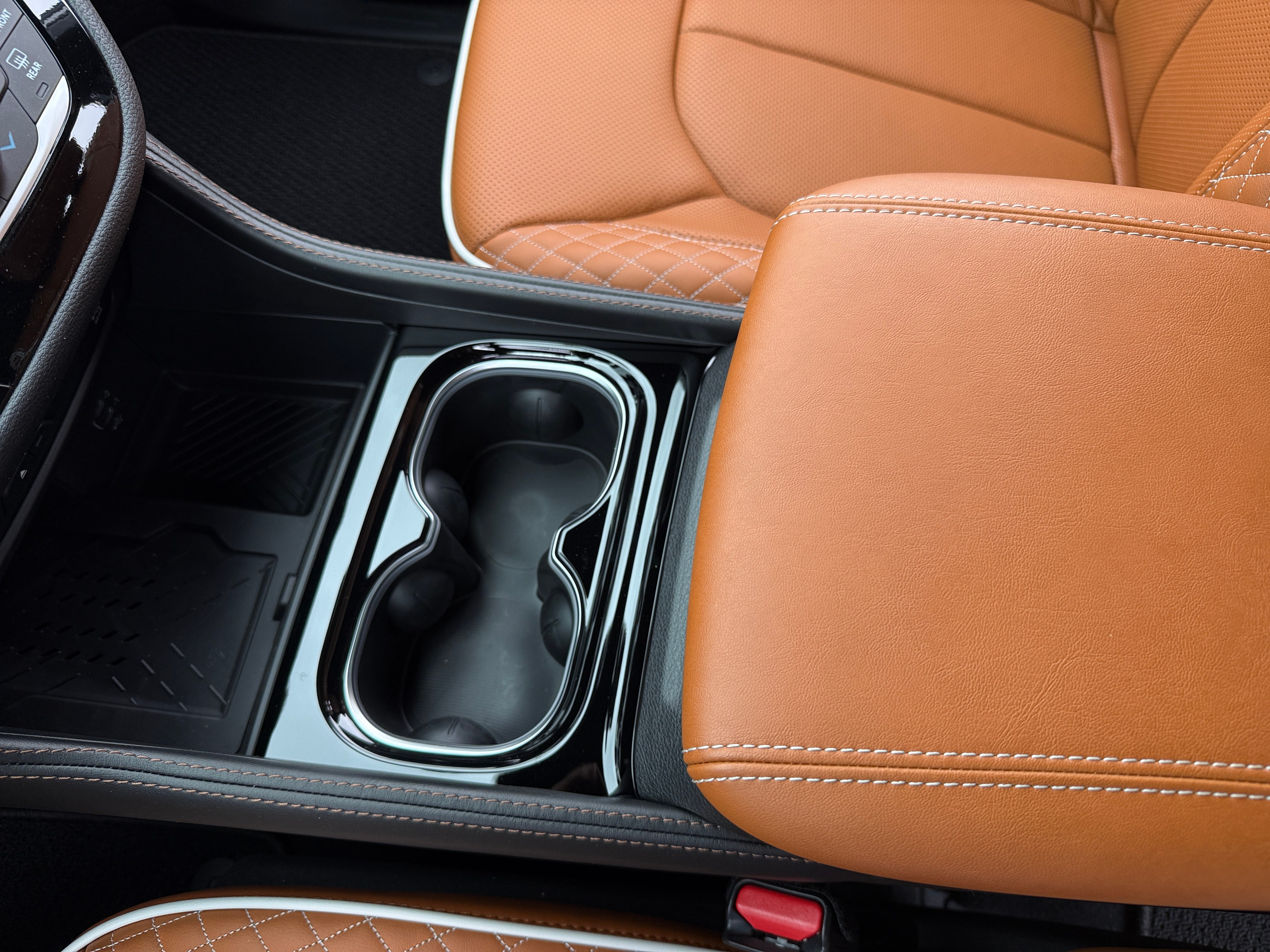 2026 Chrysler Pacifica Pinnacle's photo