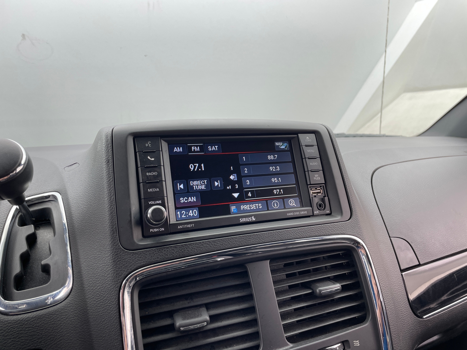 Thumbnail: 2016 Dodge Grand Caravan - 3