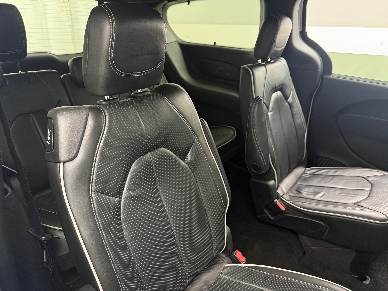 Thumbnail: 2022 Chrysler Pacifica - 5