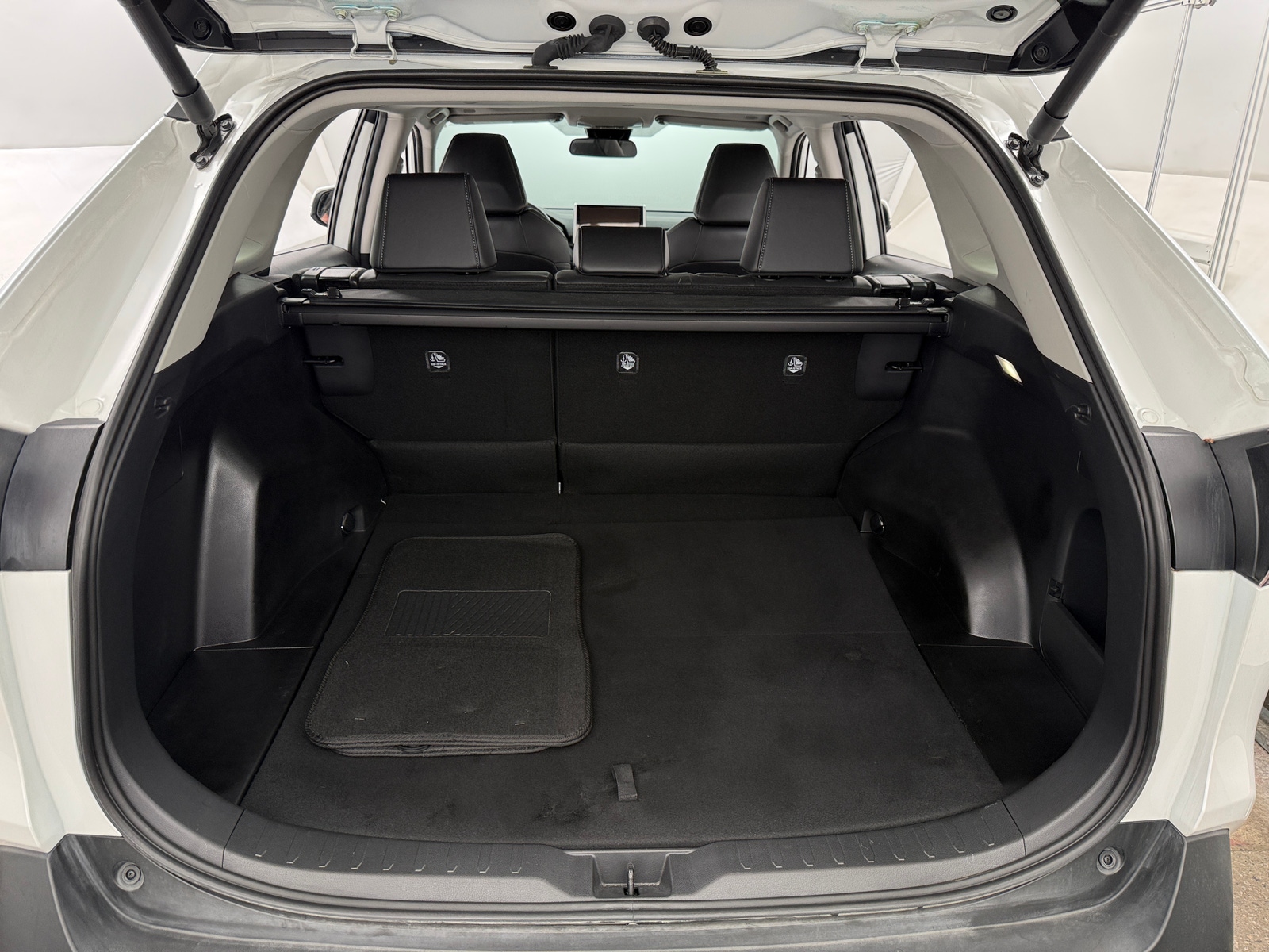 Thumbnail: 2025 Toyota RAV4 - 6