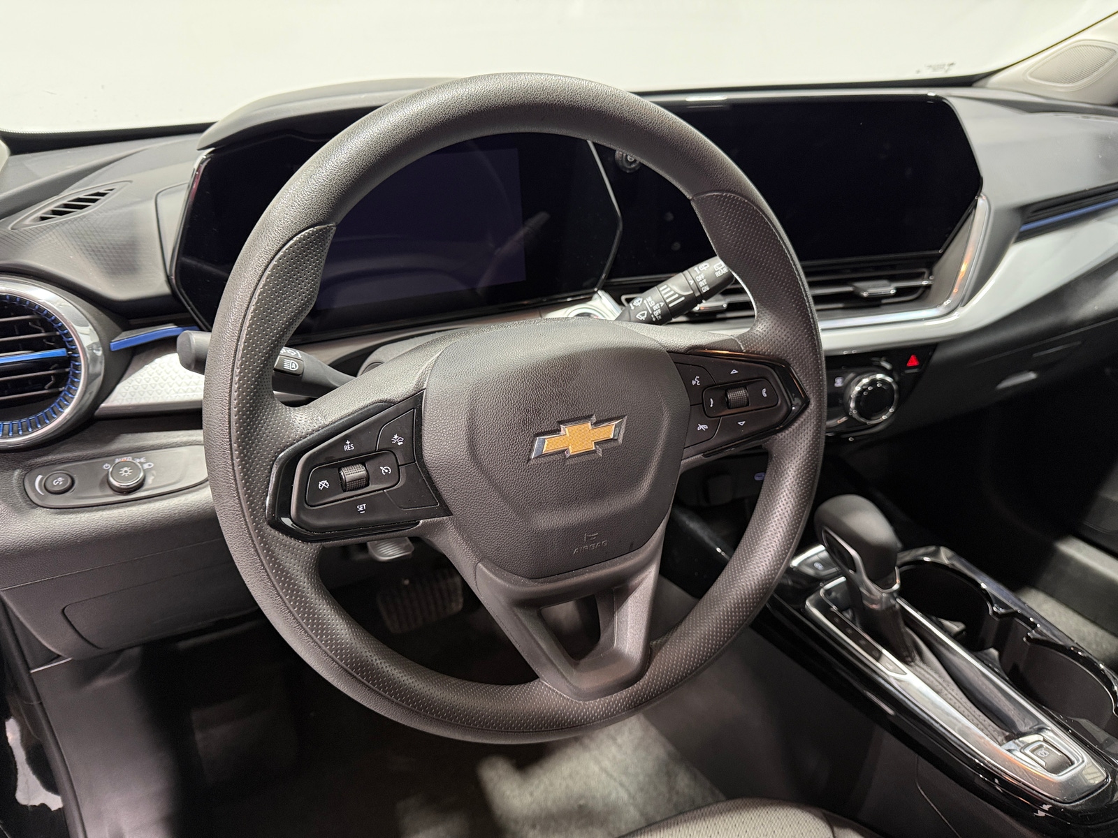 Thumbnail: 2025 Chevrolet Trax - 5