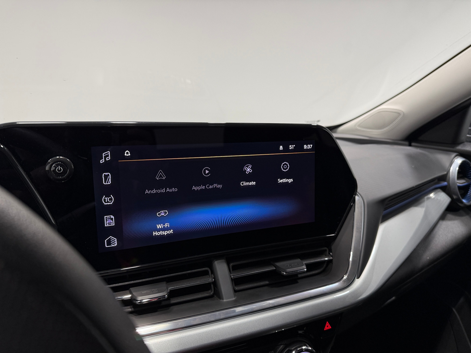 Thumbnail: 2025 Chevrolet Trax - 4