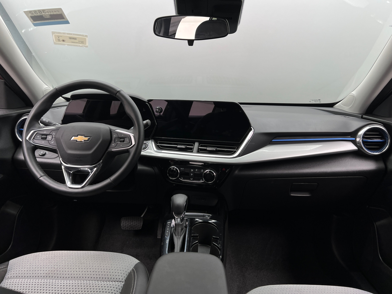 Thumbnail: 2025 Chevrolet Trax - 3