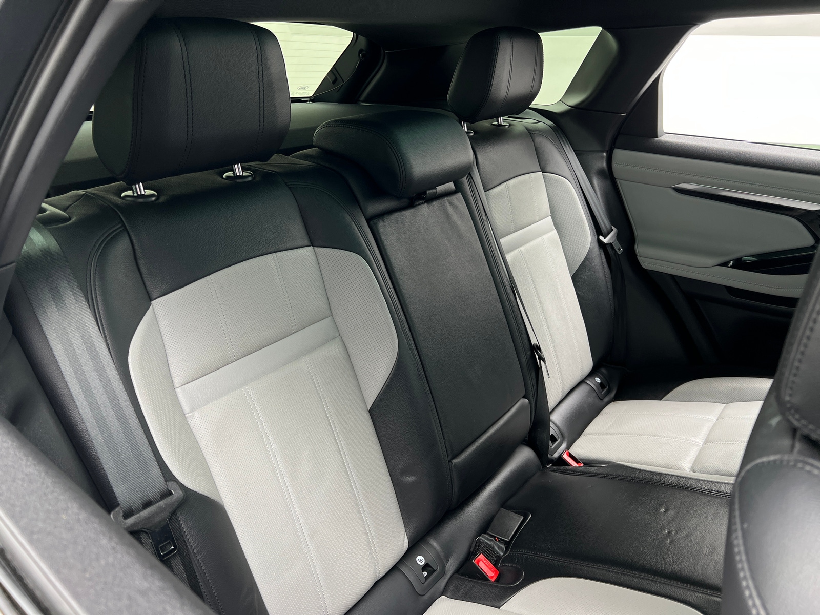 Thumbnail: 2020 Land Rover Range Rover Evoque - 5