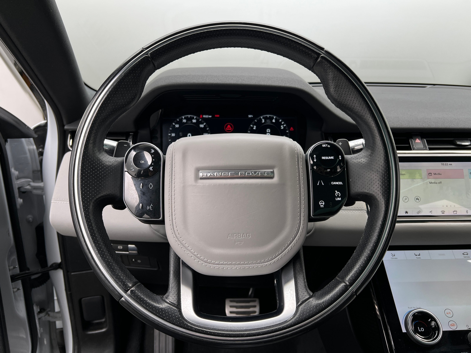 Thumbnail: 2020 Land Rover Range Rover Evoque - 4