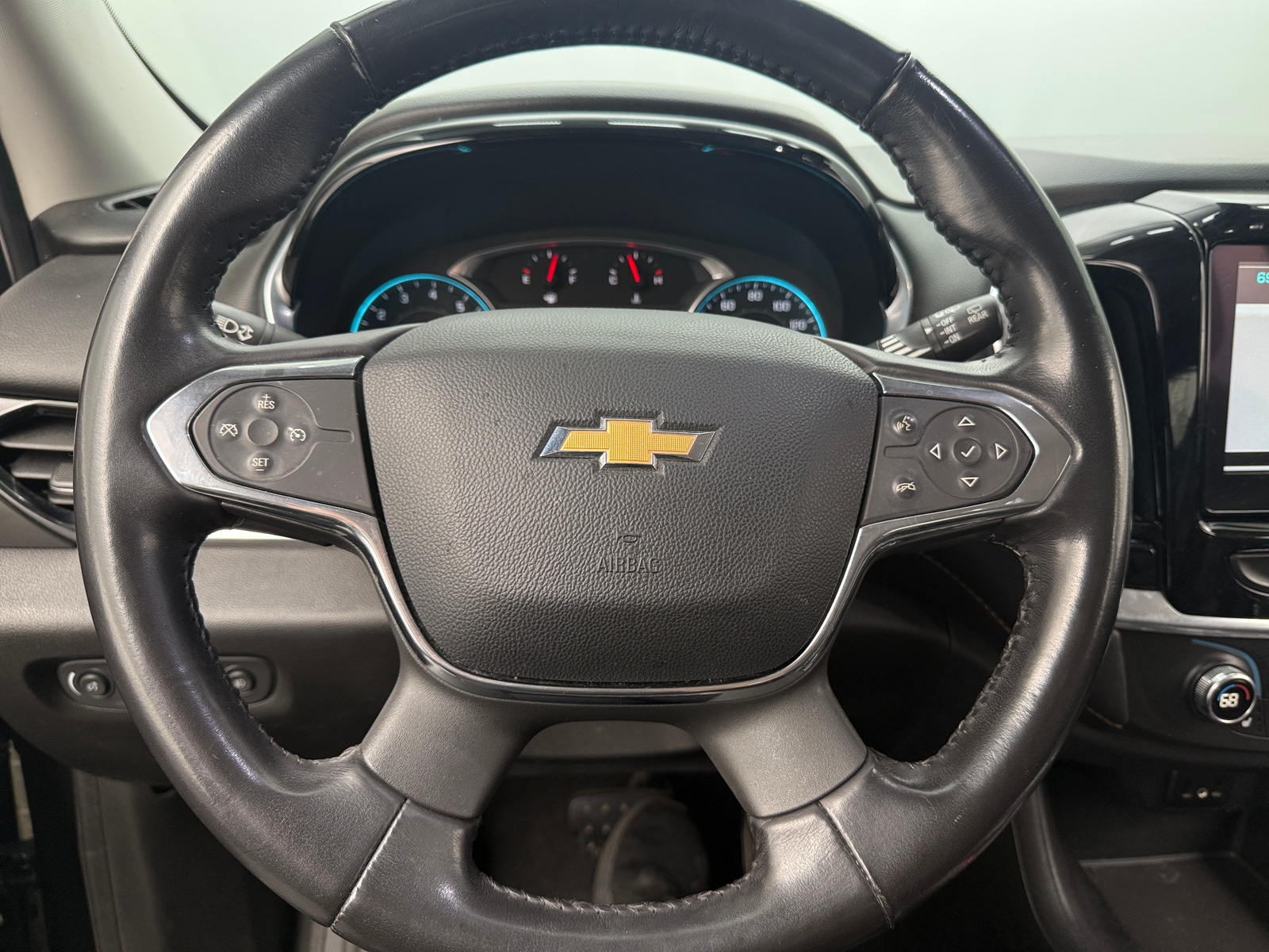 Thumbnail: 2019 Chevrolet Traverse - 4