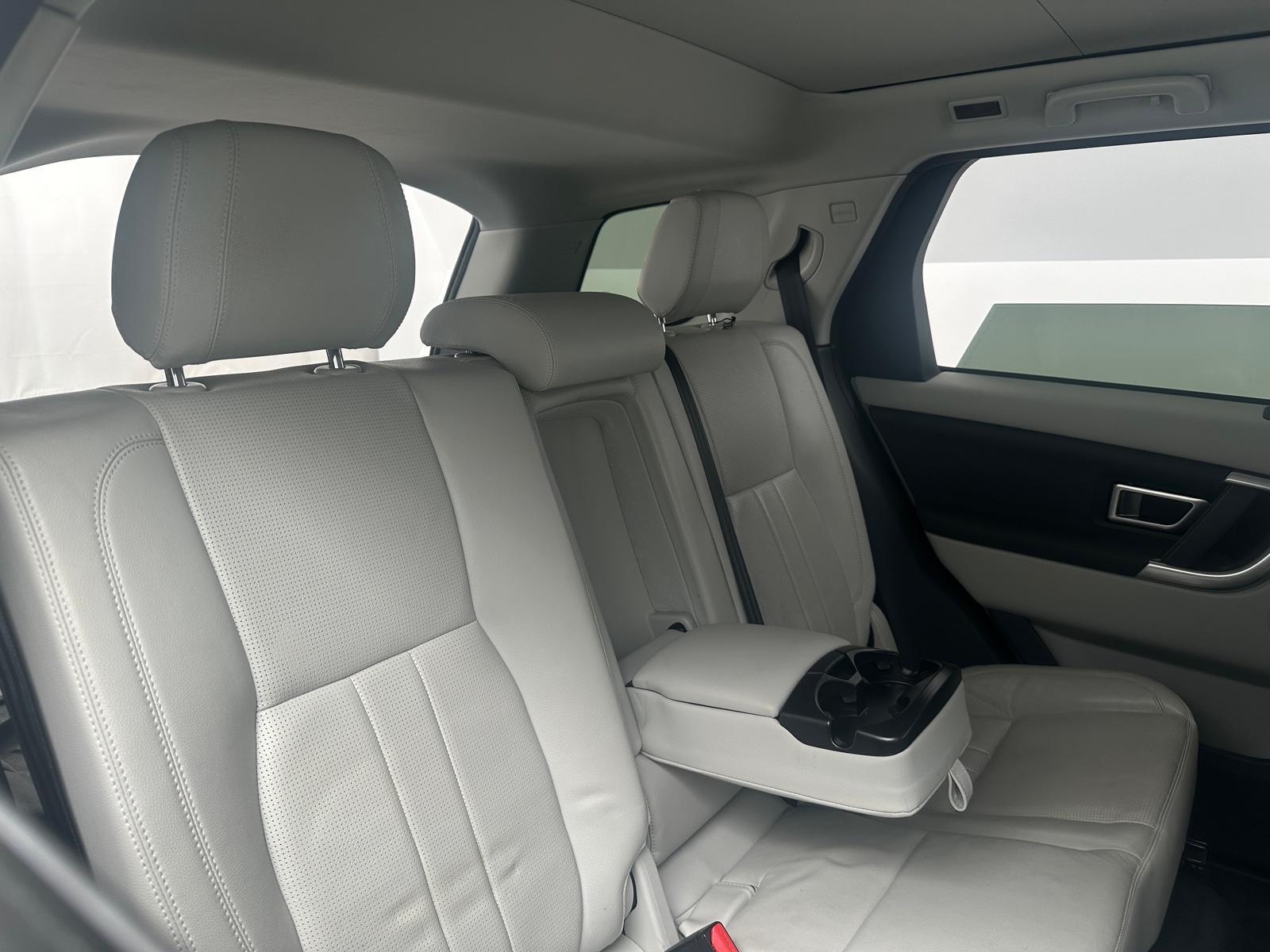 Thumbnail: 2018 Land Rover Discovery Sport - 5