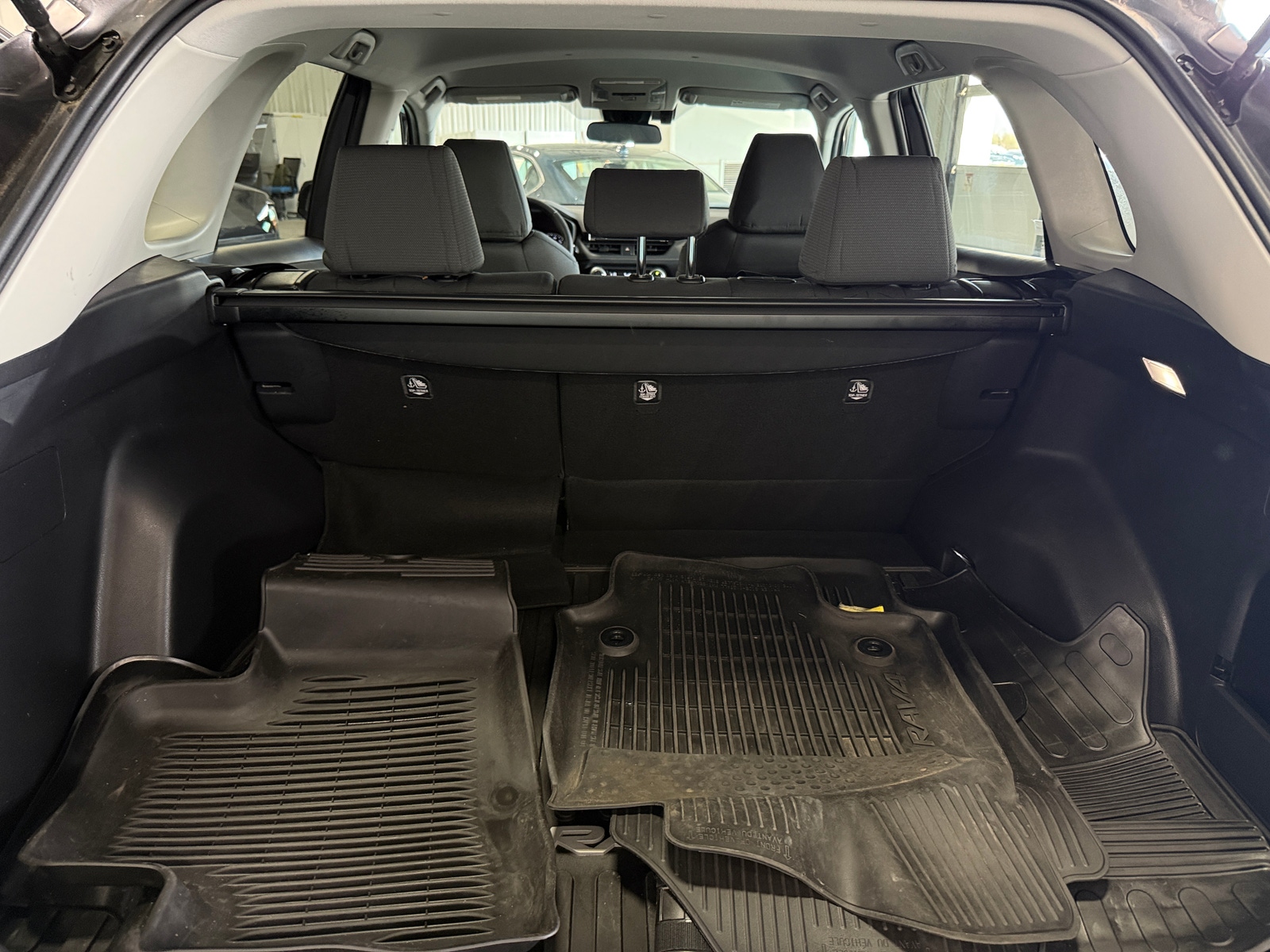 Thumbnail: 2022 Toyota RAV4 - 7