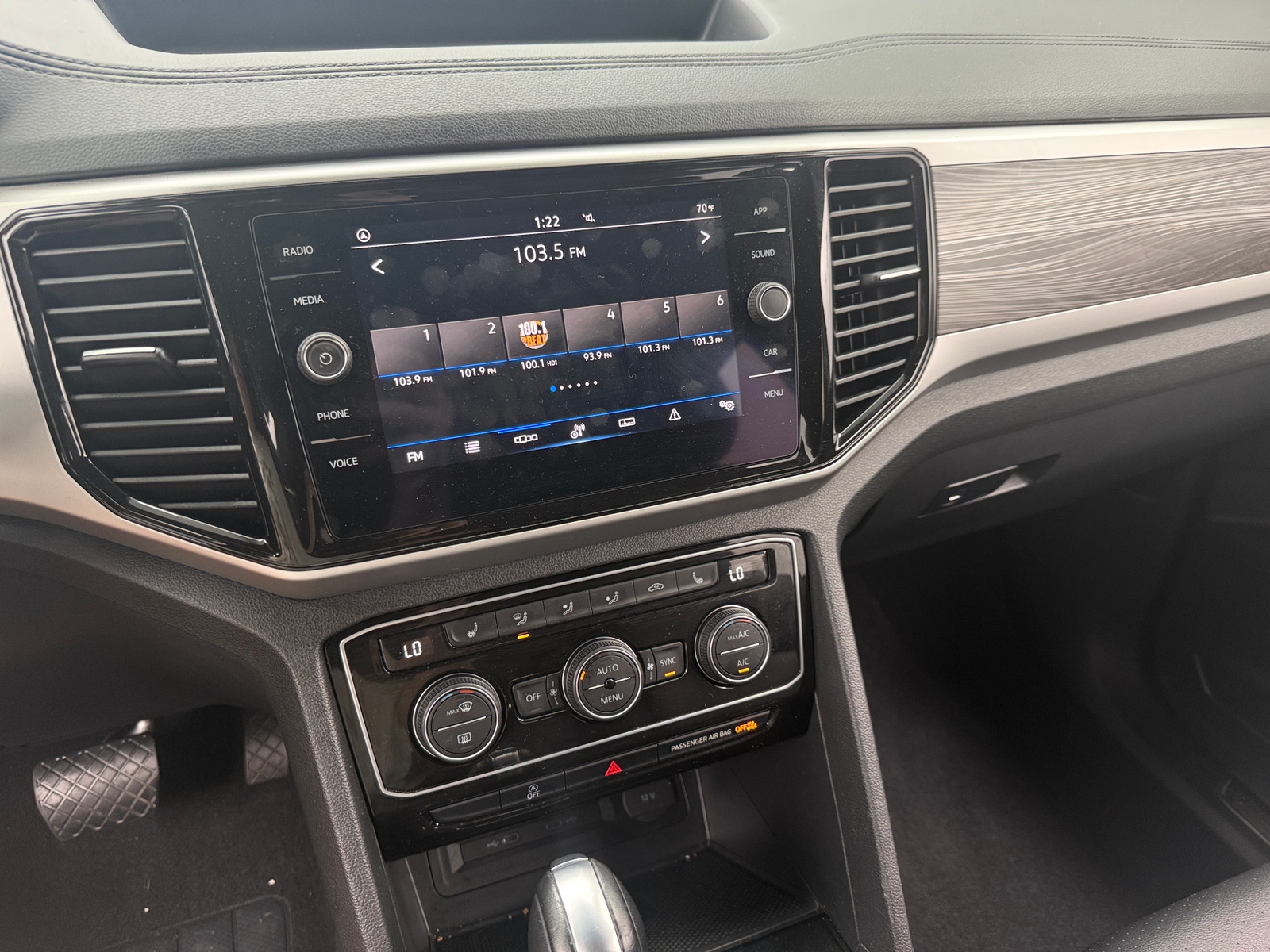 Thumbnail: 2022 Volkswagen Atlas - 3