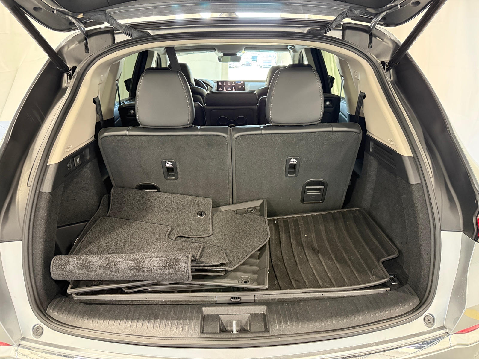 Thumbnail: 2024 Acura MDX - 6