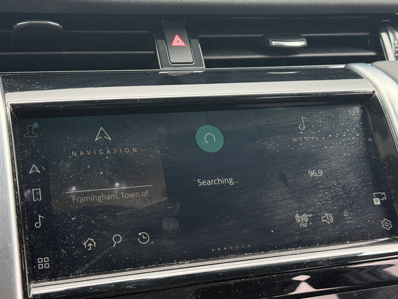 Thumbnail: 2023 Land Rover Discovery Sport - 3