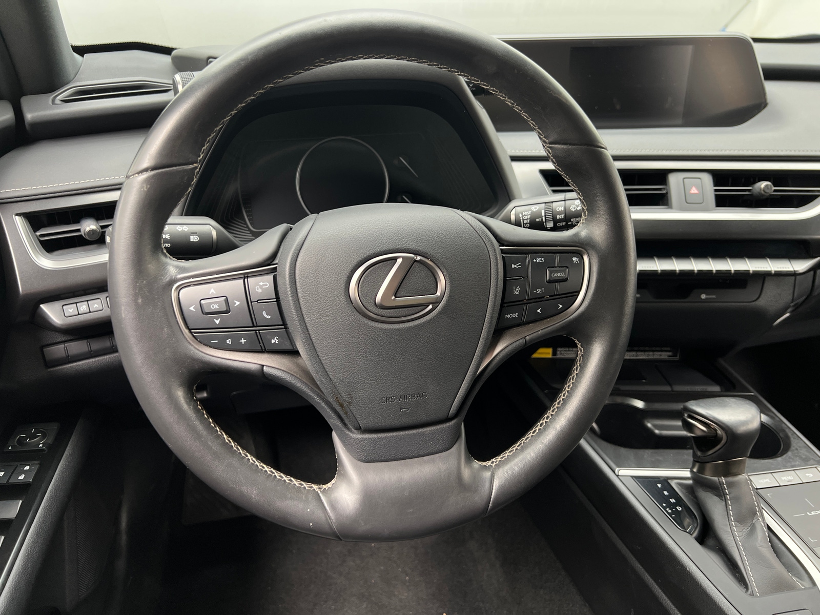 Thumbnail: 2021 Lexus UX - 4