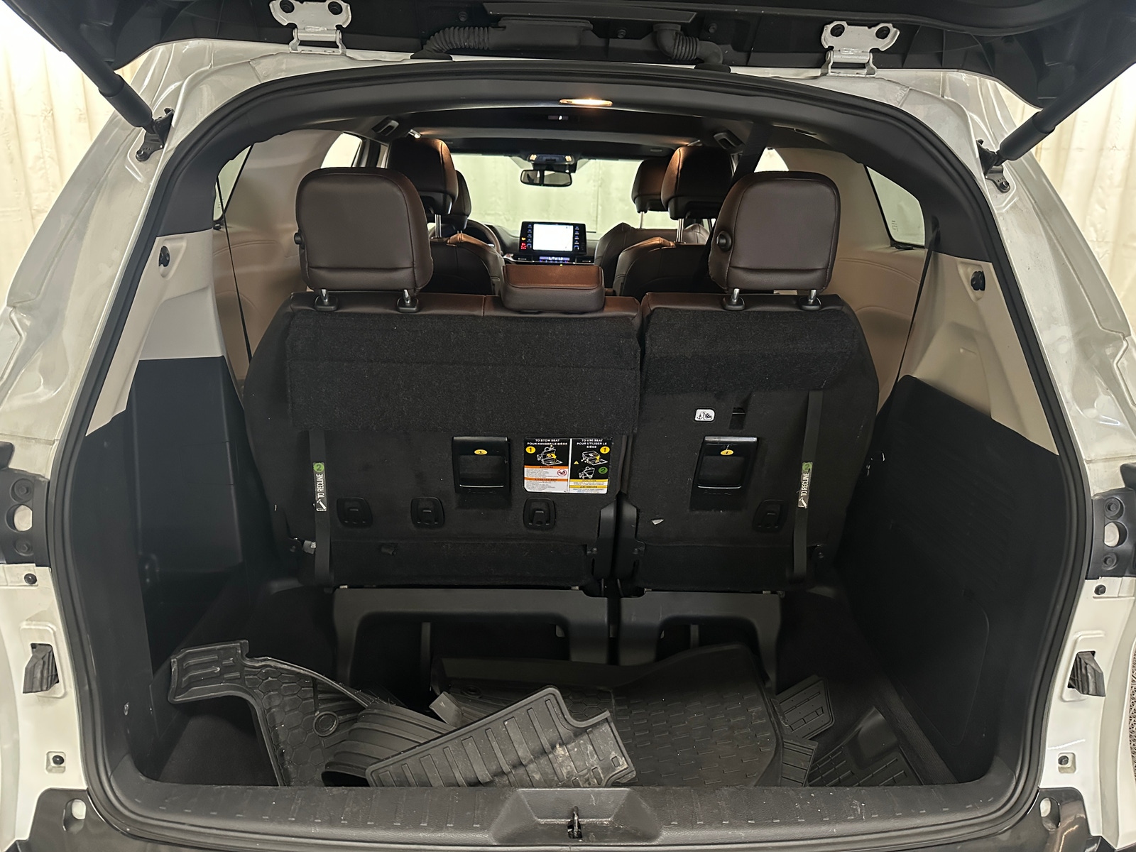 Thumbnail: 2023 Toyota Sienna - 6