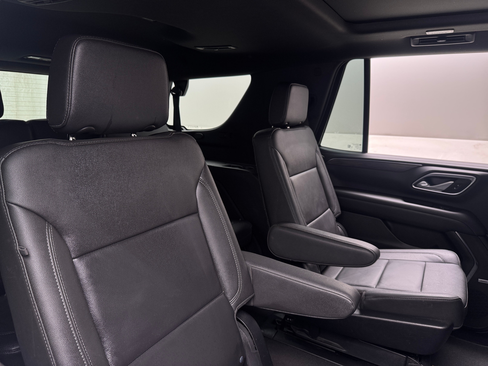 Thumbnail: 2022 Chevrolet Tahoe - 5