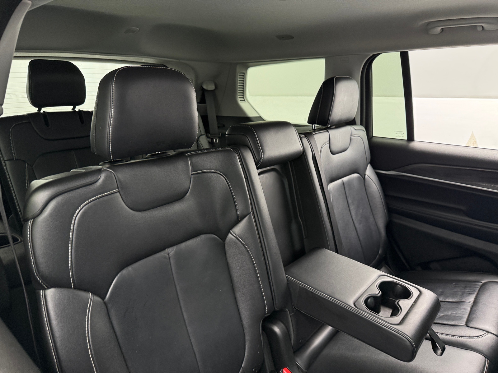 Thumbnail: 2022 Jeep Grand Cherokee L - 5