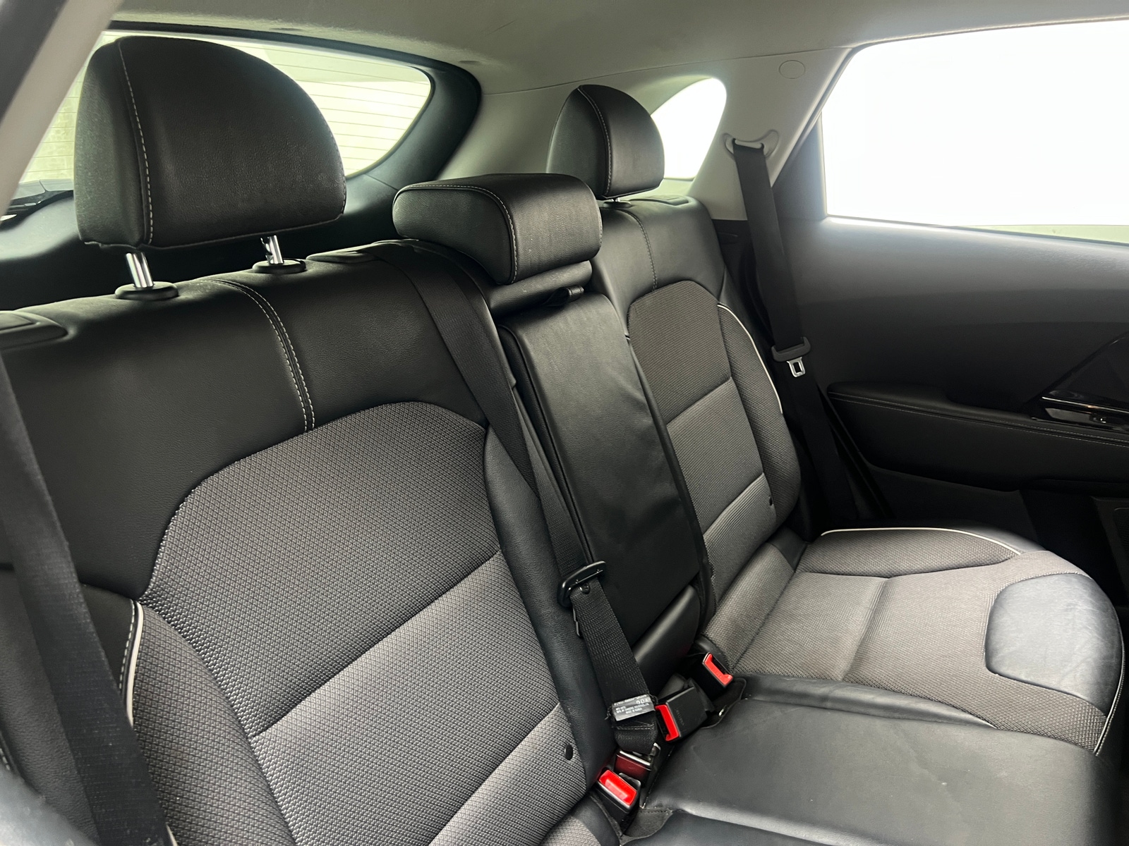 Thumbnail: 2021 Kia Niro - 6