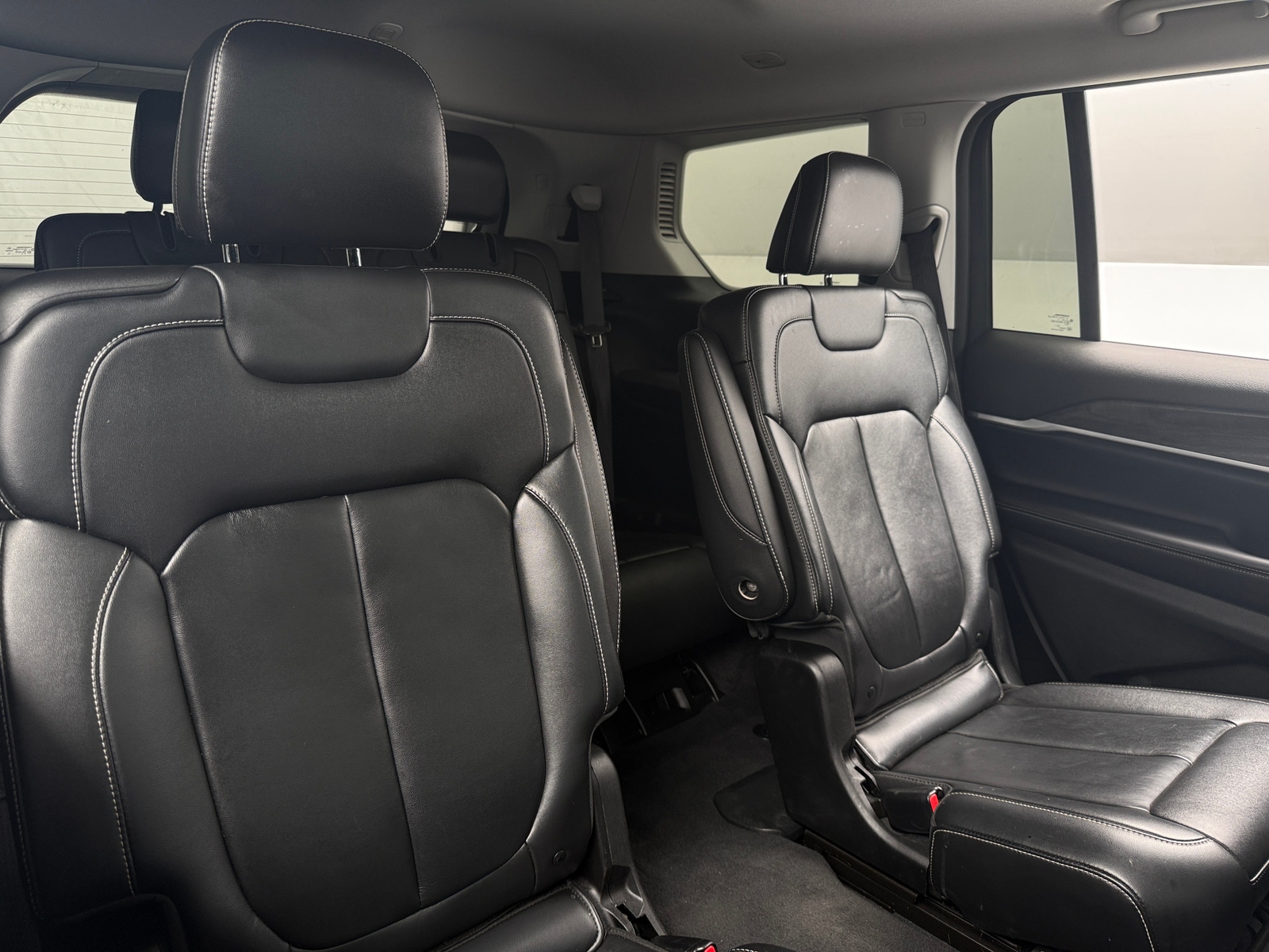 Thumbnail: 2022 Jeep Grand Cherokee L - 5