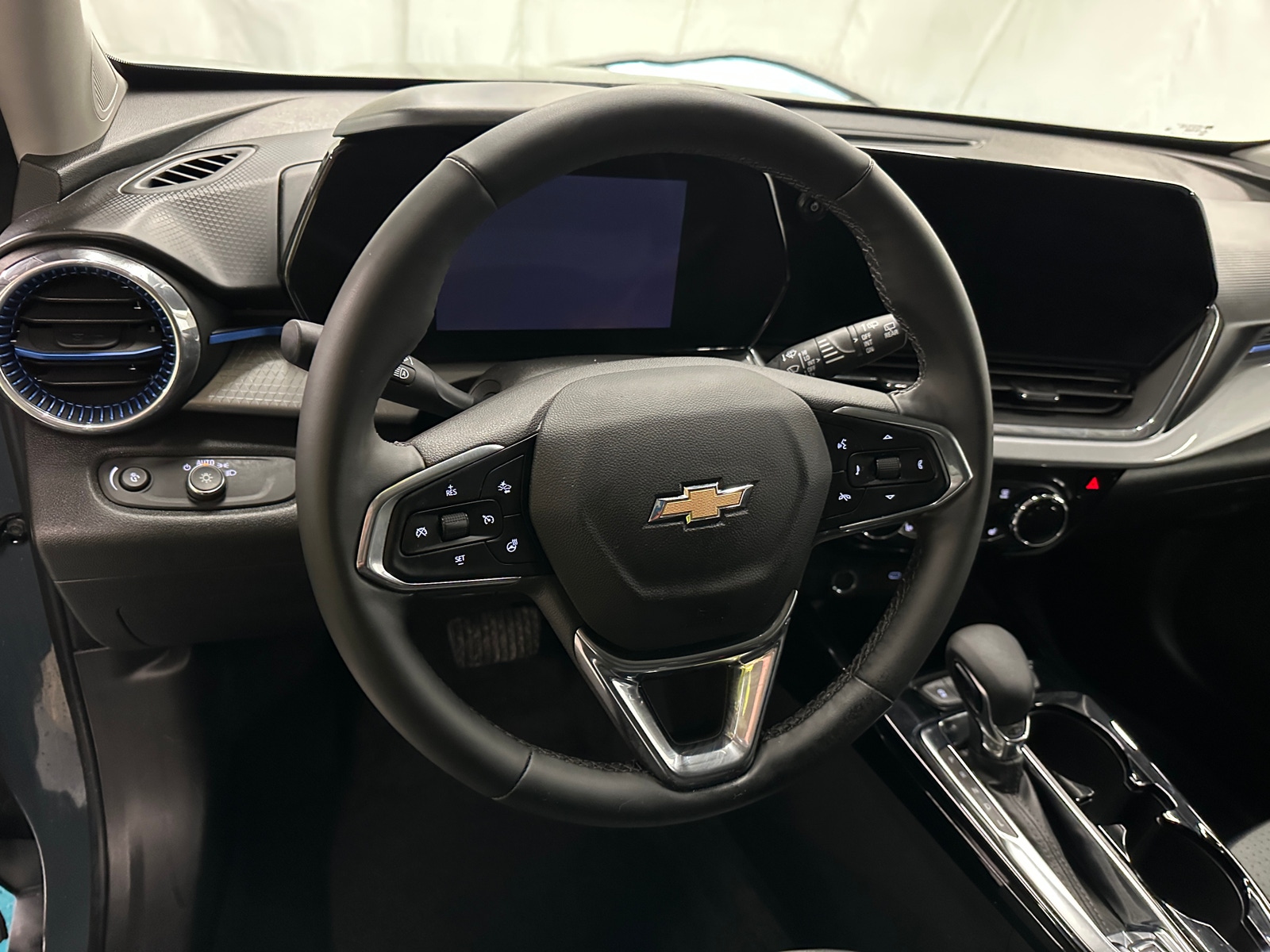 Thumbnail: 2025 Chevrolet Trax - 5