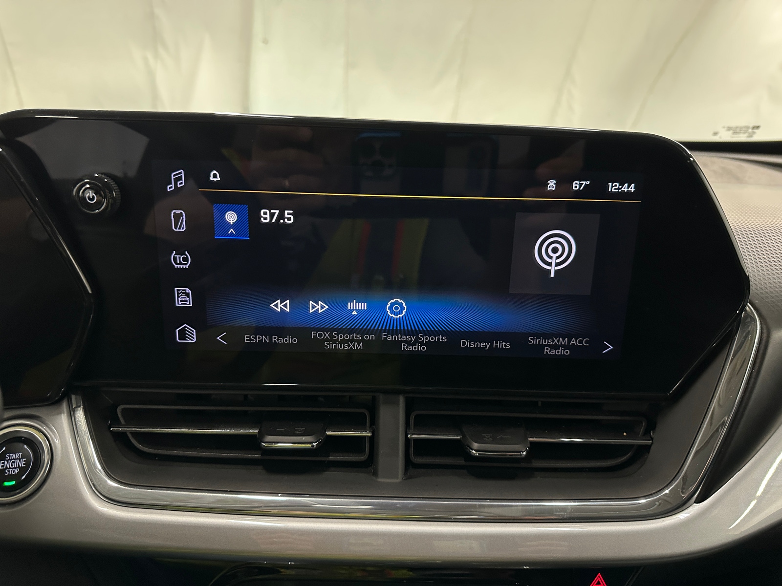 Thumbnail: 2025 Chevrolet Trax - 4