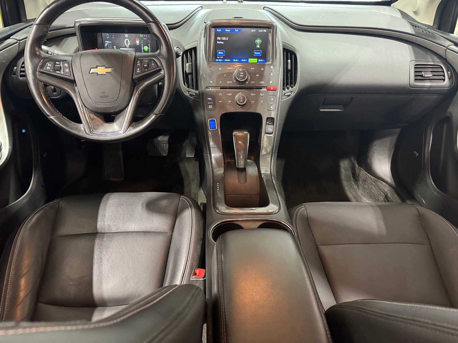 Thumbnail: 2015 Chevrolet Volt - 2