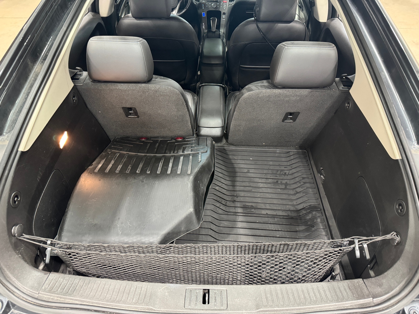 Thumbnail: 2015 Chevrolet Volt - 6