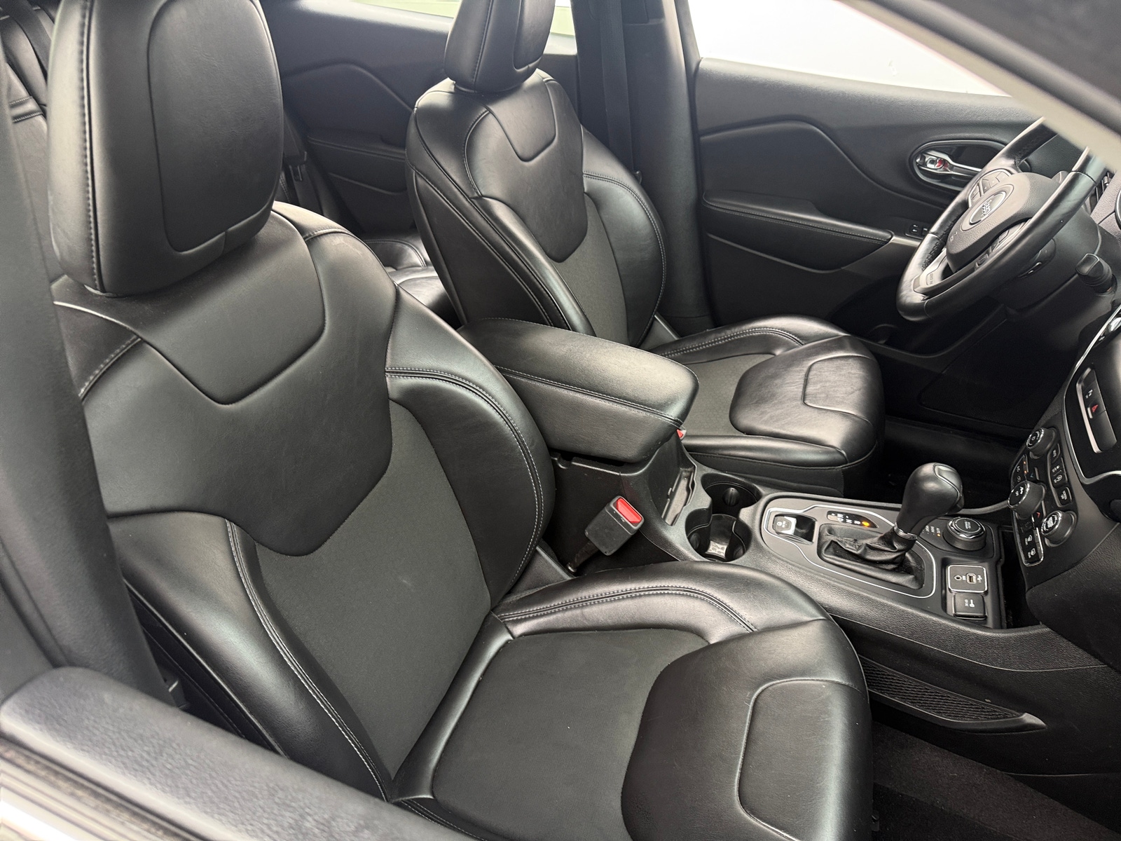 Thumbnail: 2019 Jeep Cherokee - 2