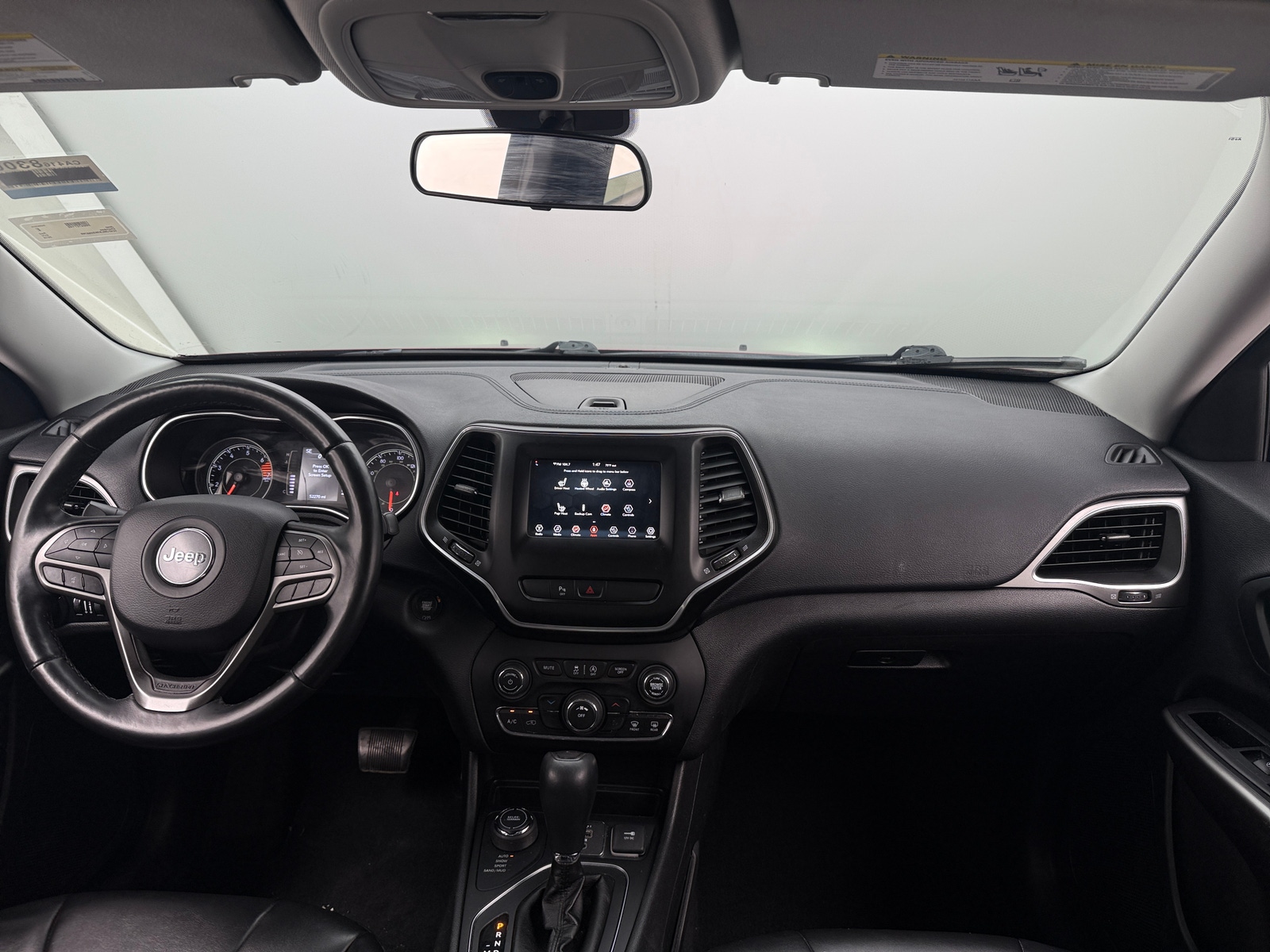 Thumbnail: 2019 Jeep Cherokee - 3