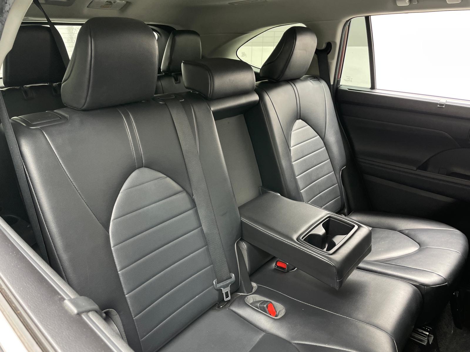 Thumbnail: 2022 Toyota Highlander - 5