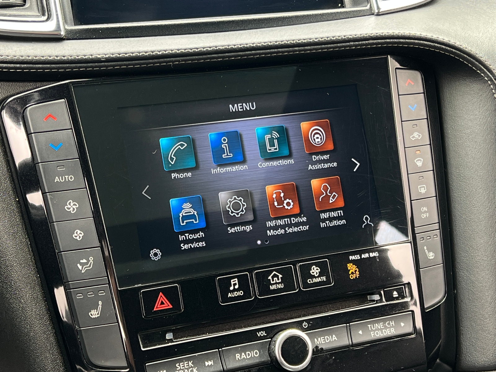 Thumbnail: 2022 INFINITI QX50 - 3