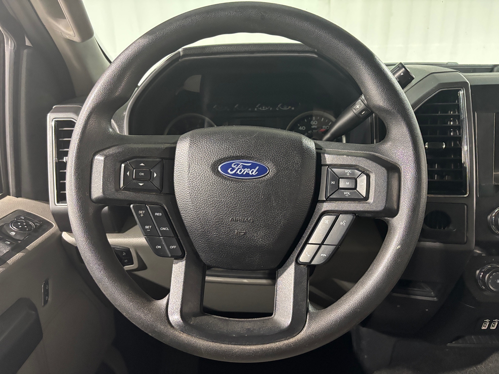 Thumbnail: 2019 Ford Econoline - 5