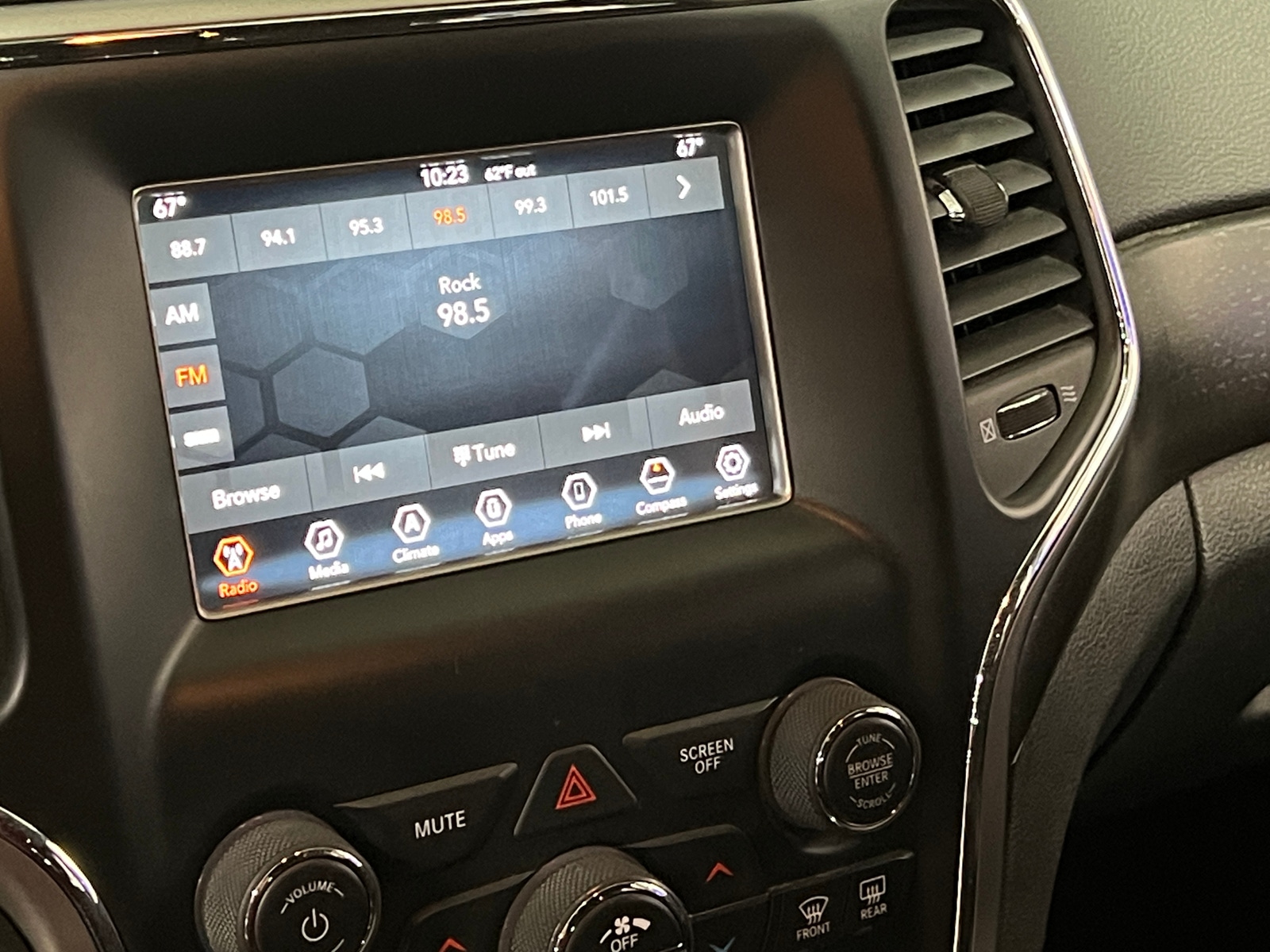 Thumbnail: 2018 Jeep Grand Cherokee - 4