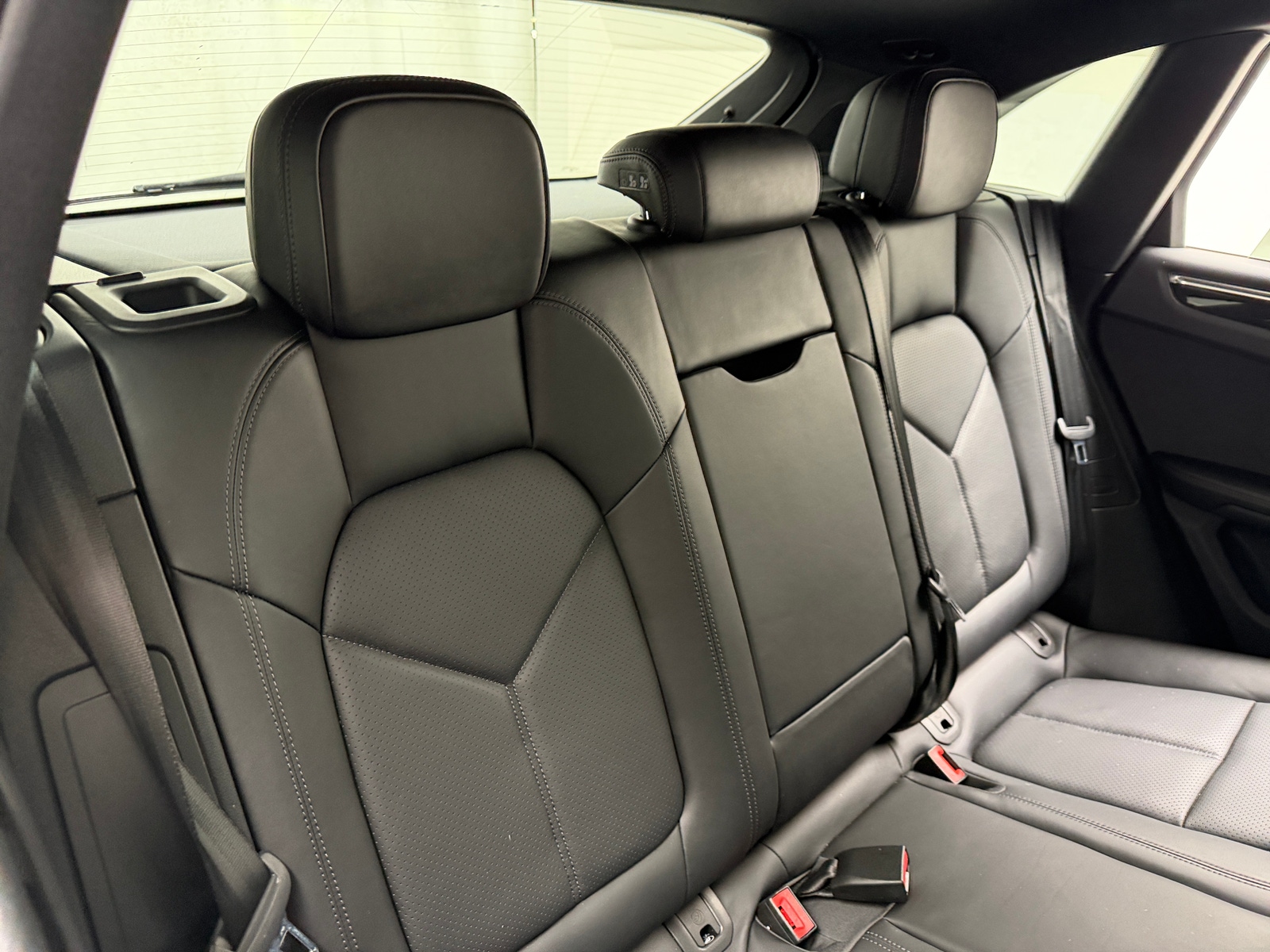 Thumbnail: 2017 Porsche Macan - 5