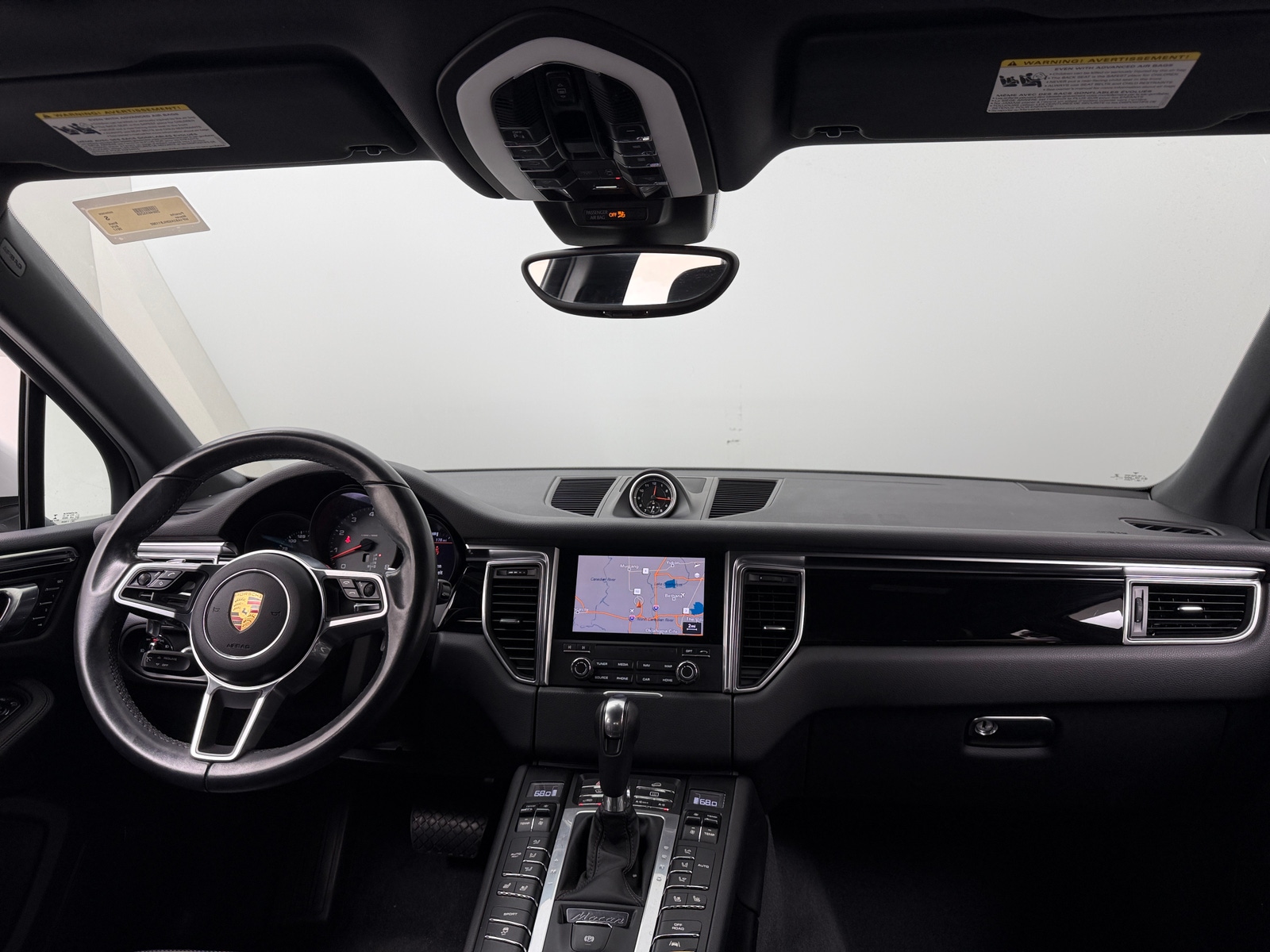 Thumbnail: 2017 Porsche Macan - 2