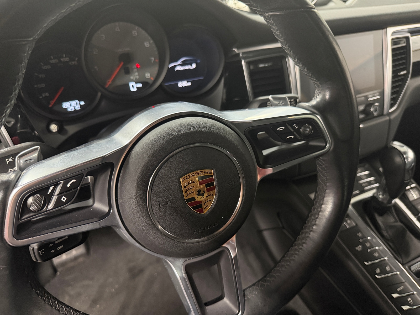 Thumbnail: 2017 Porsche Macan - 4