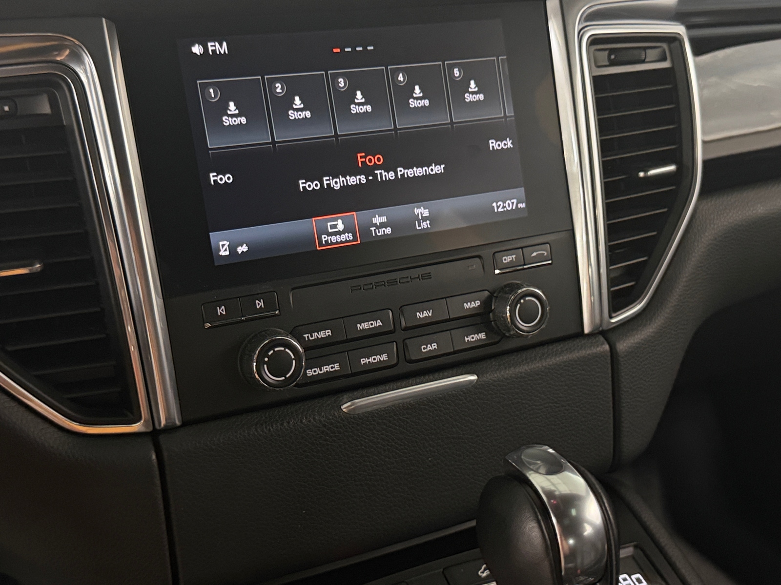 Thumbnail: 2017 Porsche Macan - 3