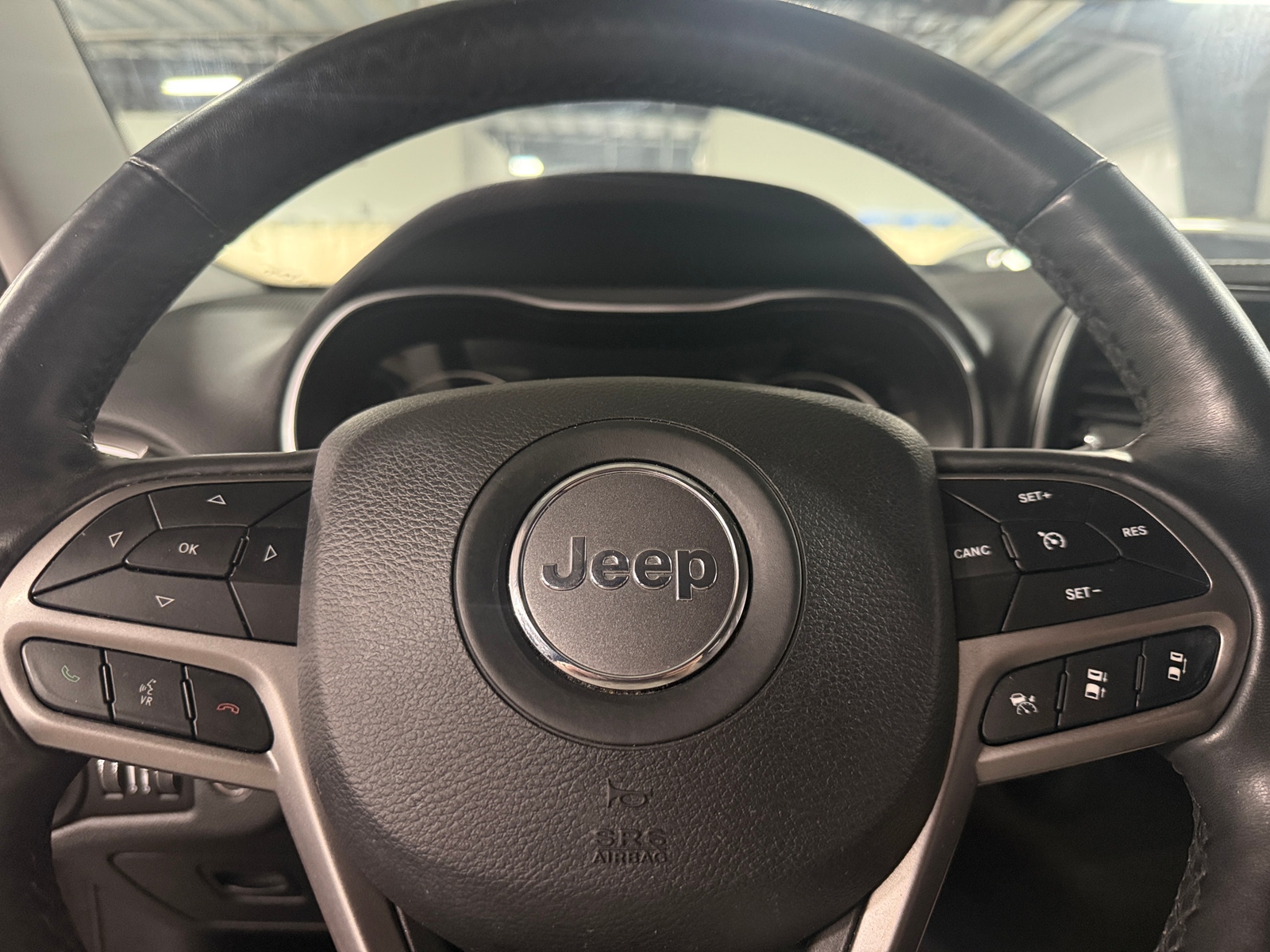 Thumbnail: 2019 Jeep Cherokee - 4