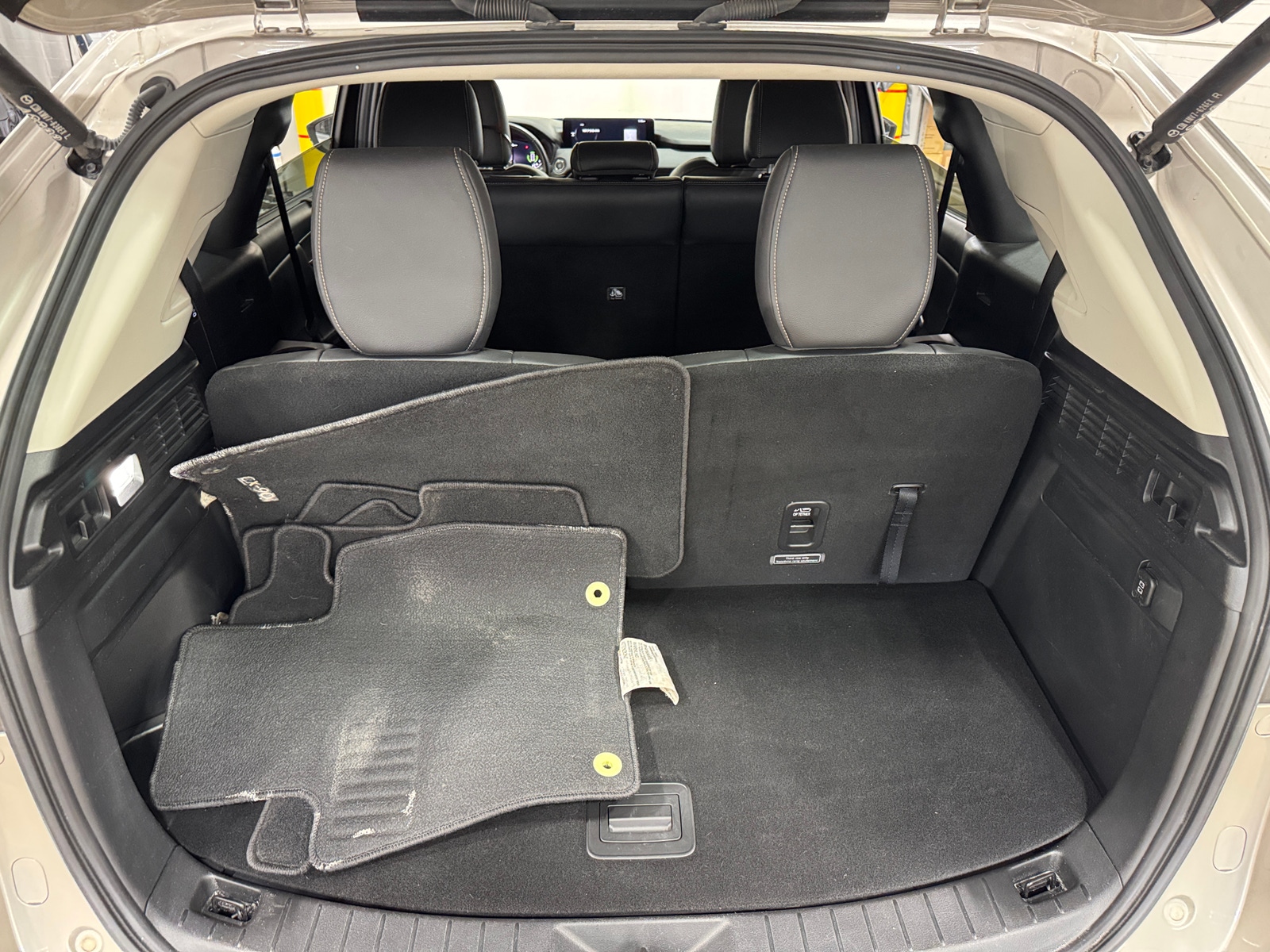 Thumbnail: 2024 Mazda CX-90 - 6